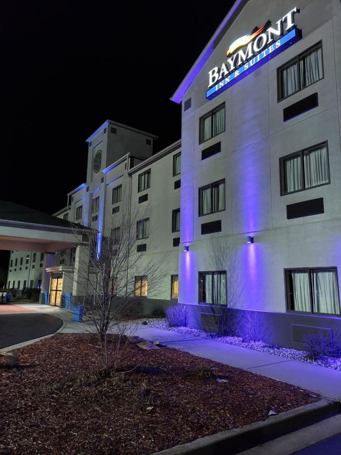 Baymont By Wyndham Portage Hotel Exterior foto