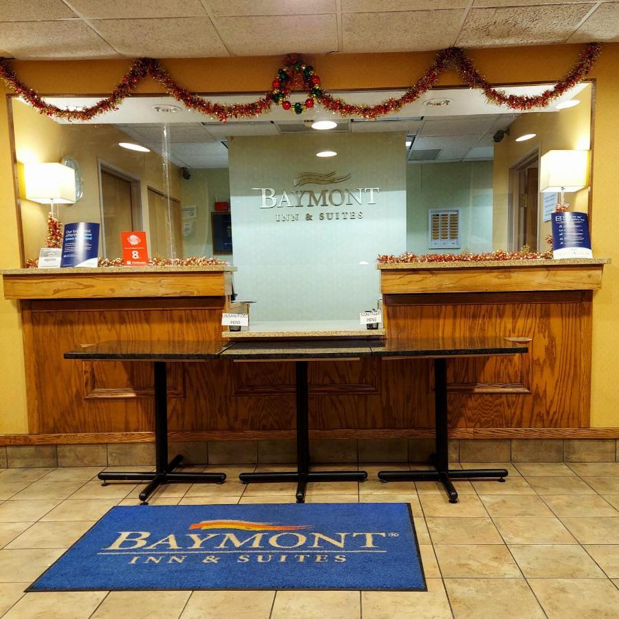 Baymont By Wyndham Portage Hotel Exterior foto
