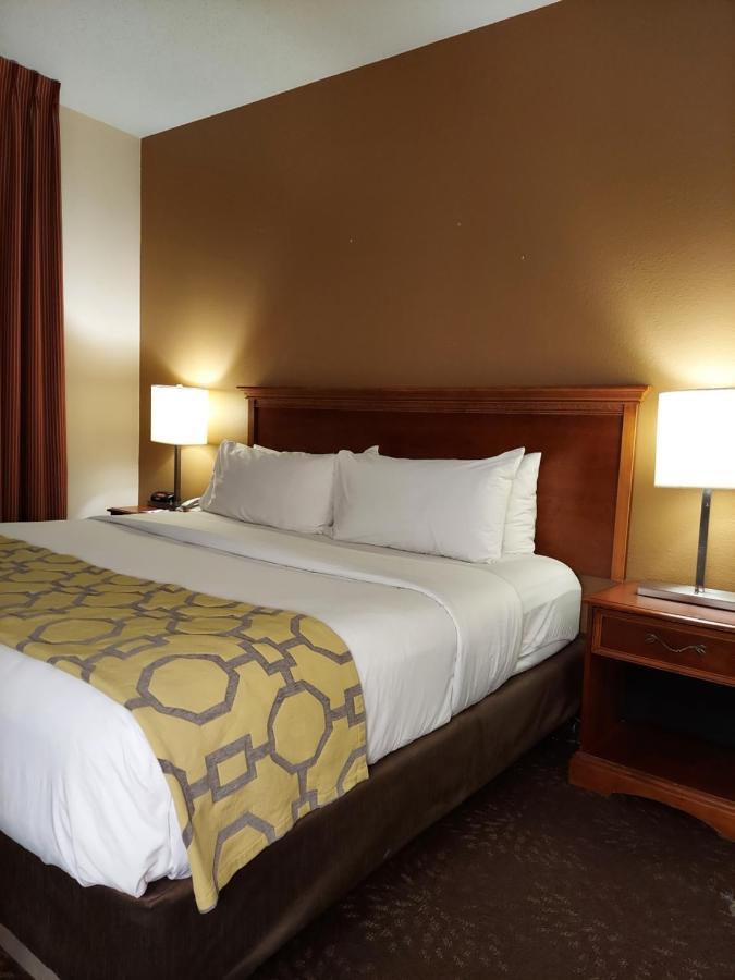 Baymont By Wyndham Portage Hotel Exterior foto