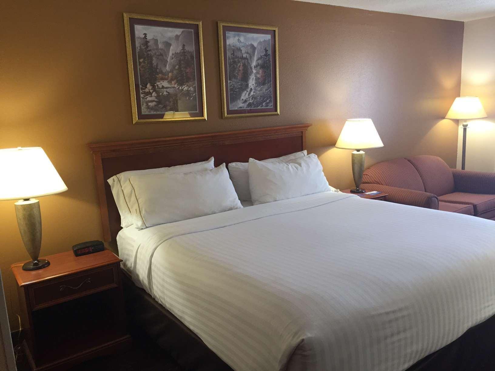 Baymont By Wyndham Portage Hotel Exterior foto