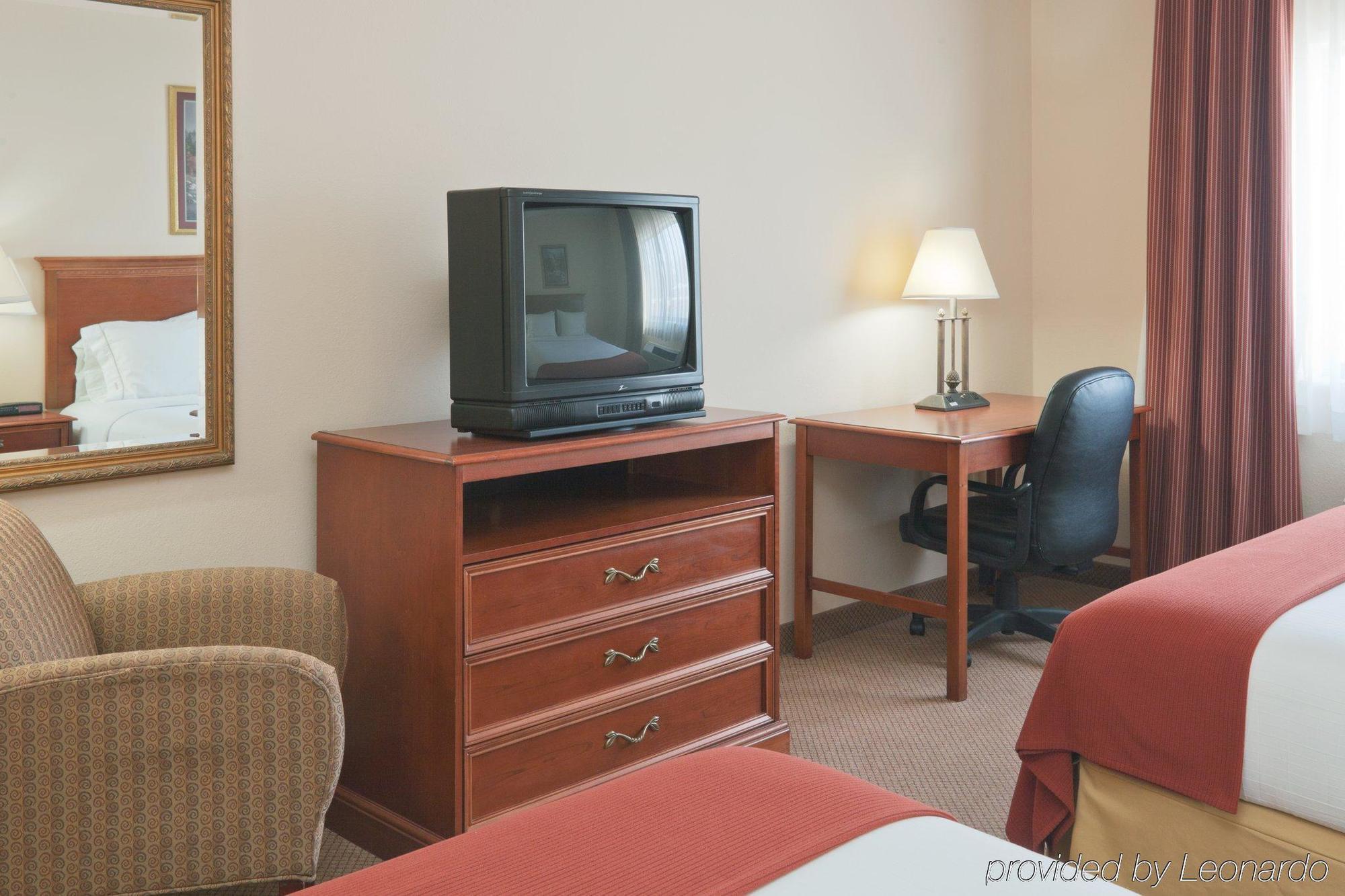 Baymont By Wyndham Portage Hotel Quarto foto